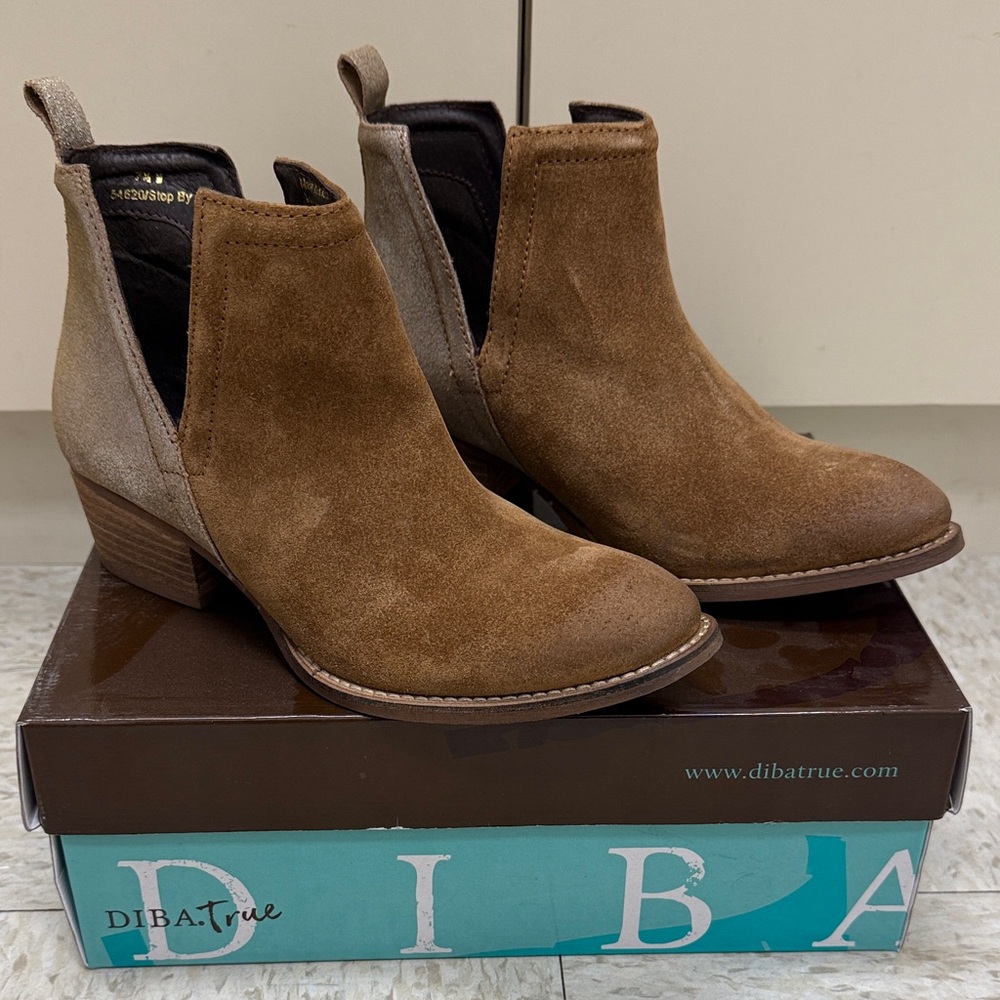 Diba True Women's Brown Suede Ankle Booties